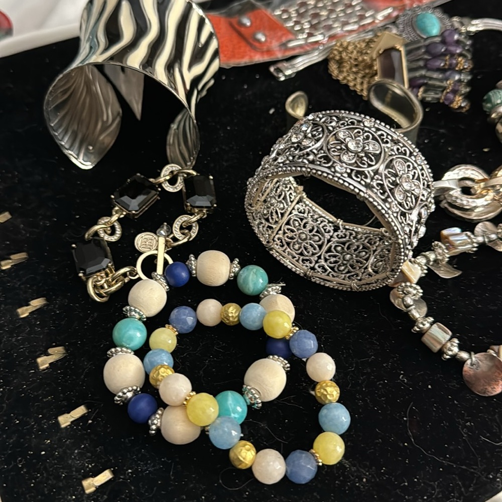 Lot of bracelets - Picture 2 of 8